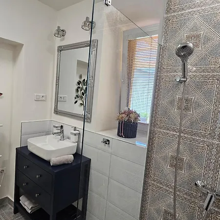 Podzámčí Apartamento *
